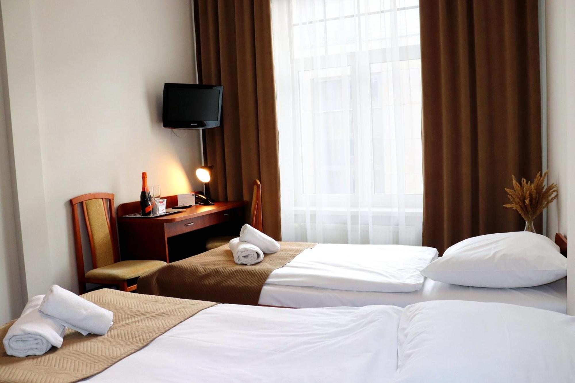 ורוצלב Hotel Lothus מראה חיצוני תמונה