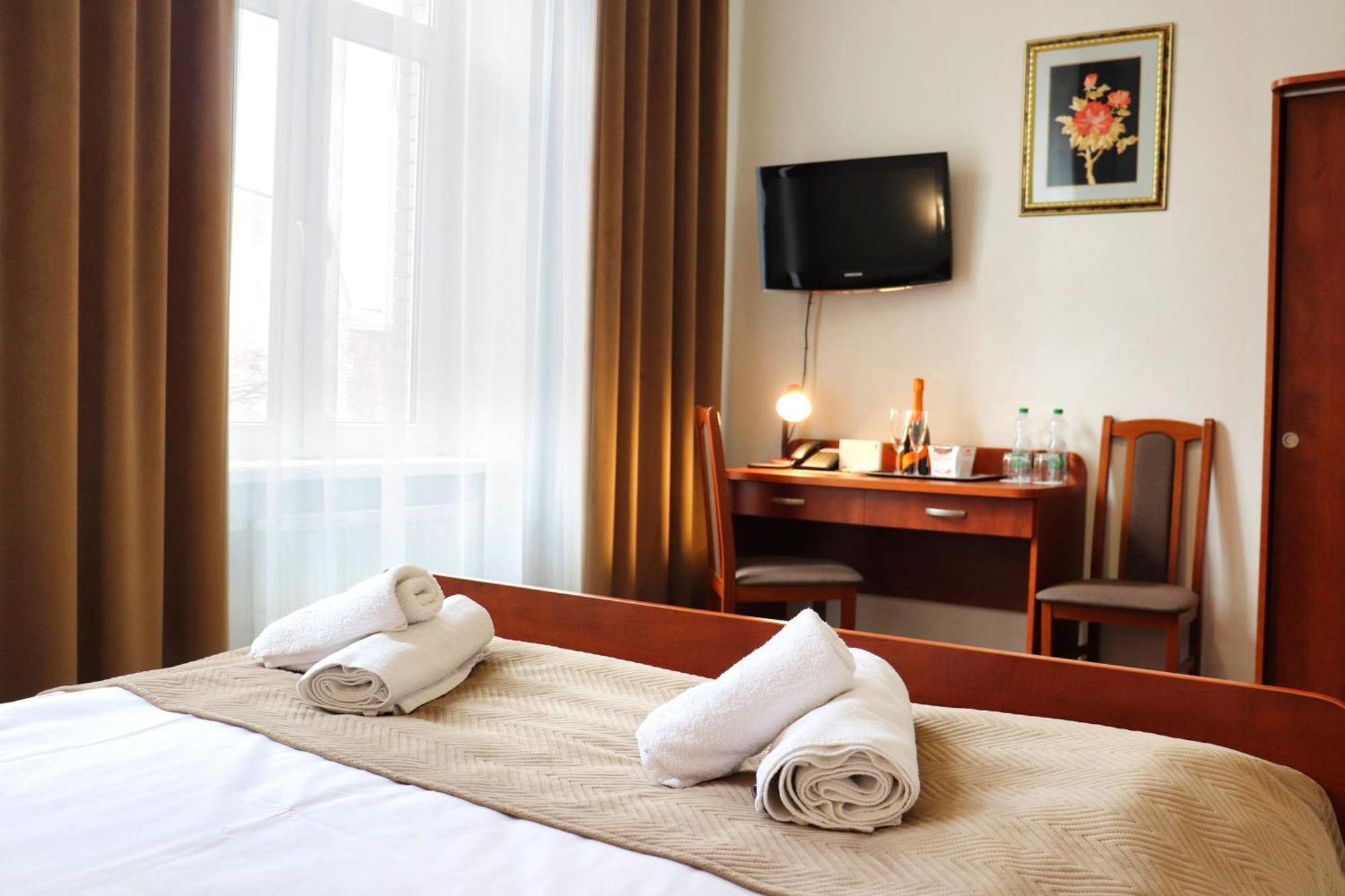 ורוצלב Hotel Lothus מראה חיצוני תמונה
