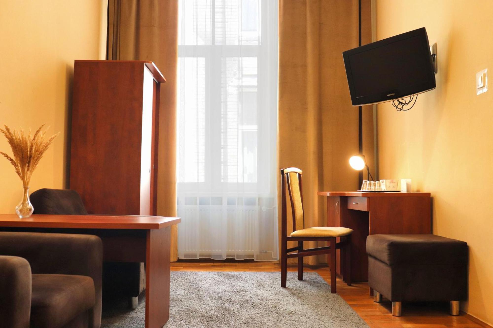 ורוצלב Hotel Lothus מראה חיצוני תמונה