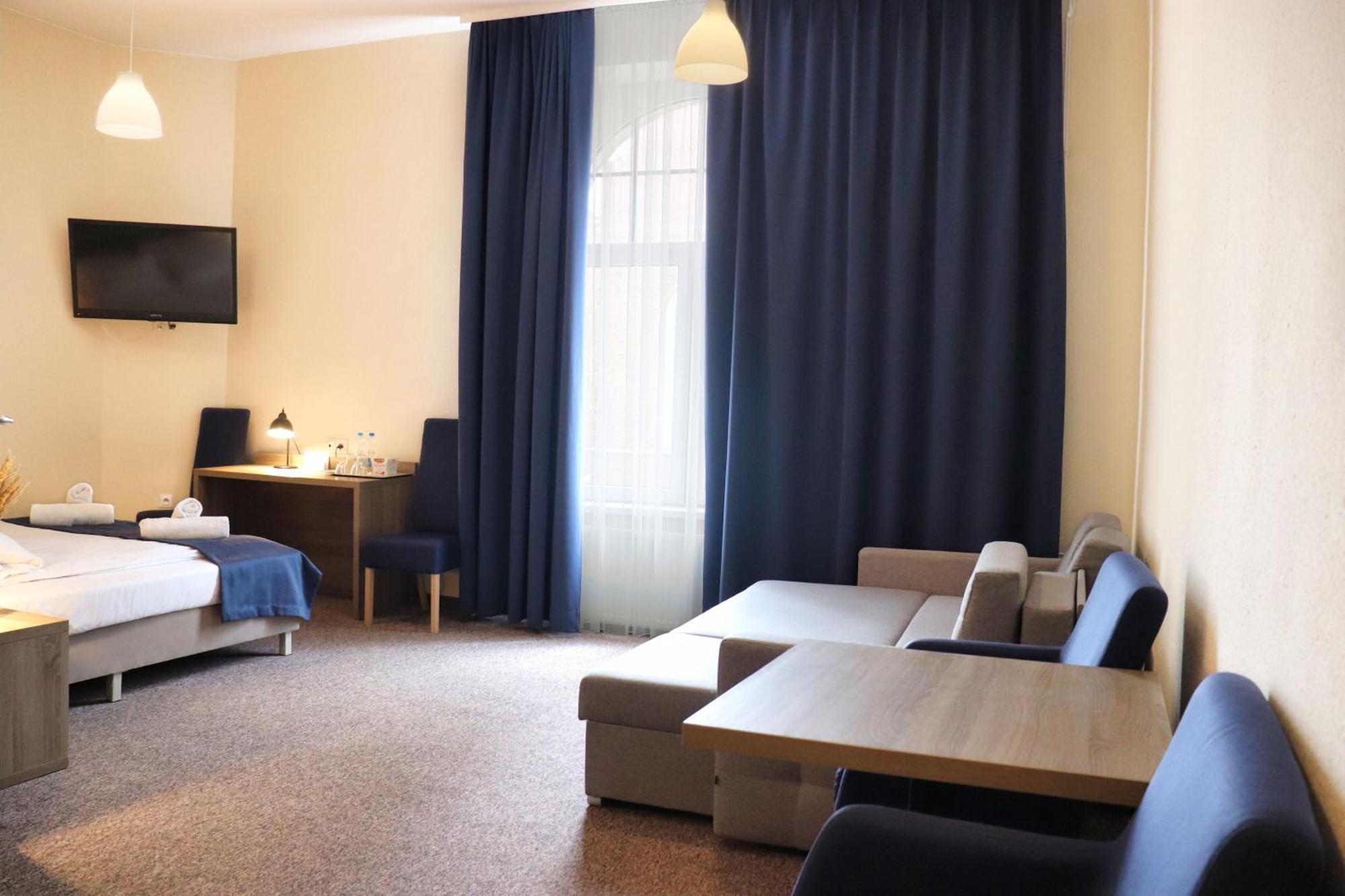 ורוצלב Hotel Lothus מראה חיצוני תמונה