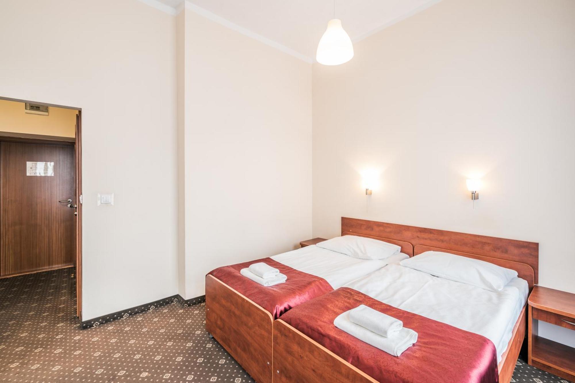 ורוצלב Hotel Lothus מראה חיצוני תמונה