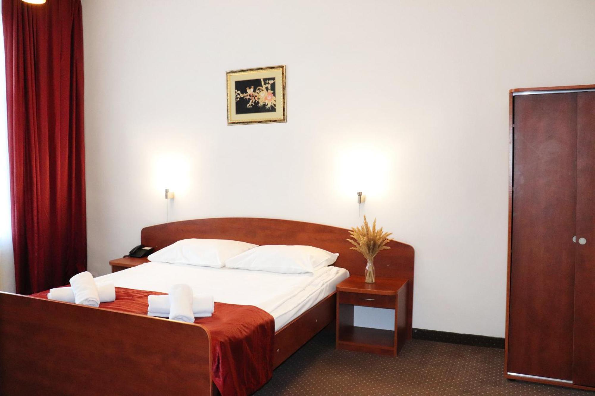 ורוצלב Hotel Lothus מראה חיצוני תמונה