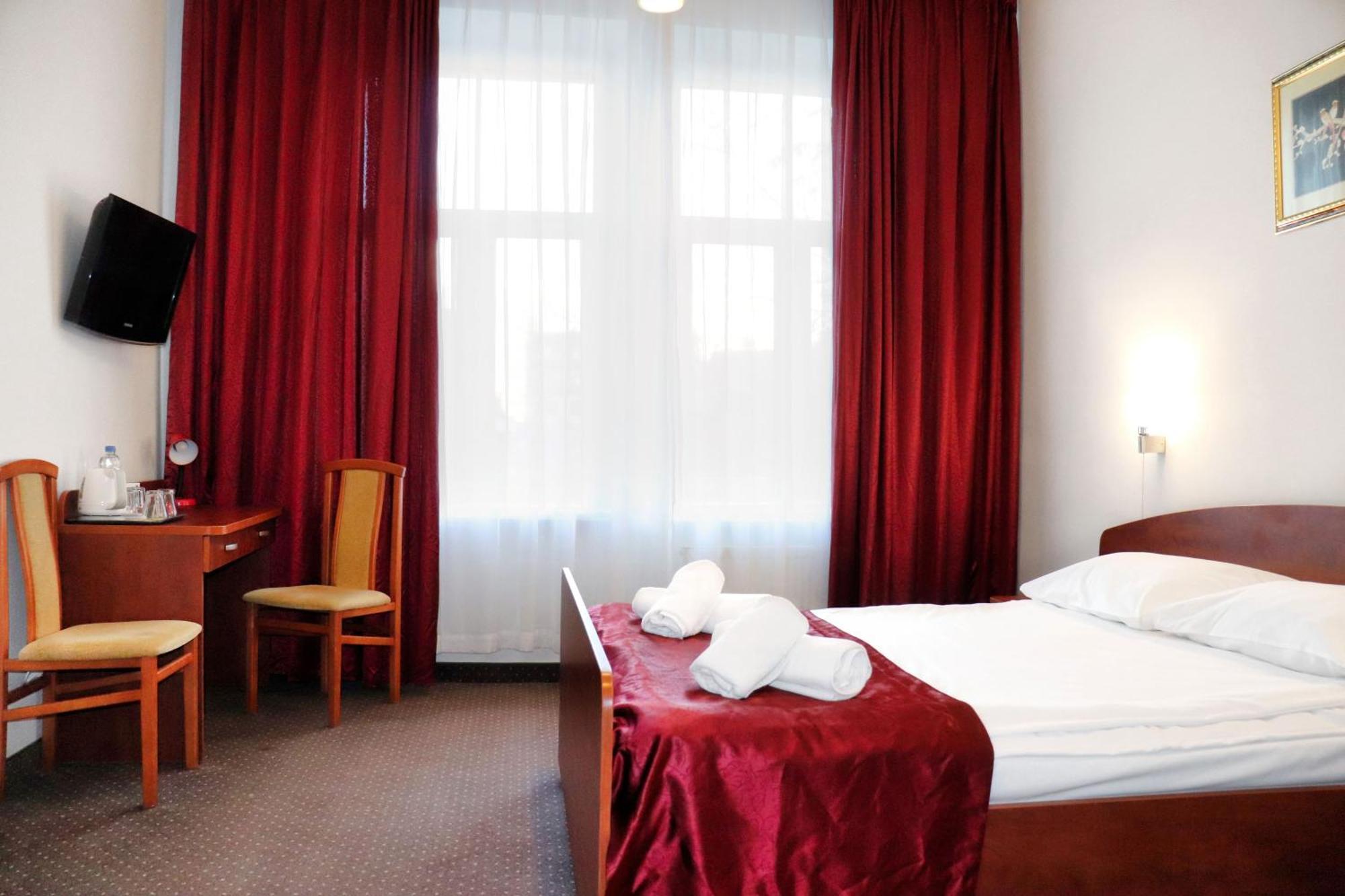 ורוצלב Hotel Lothus מראה חיצוני תמונה